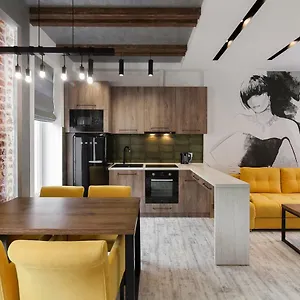 https://loft-apartment-on-lychakivska-street.hotelslviv.net
